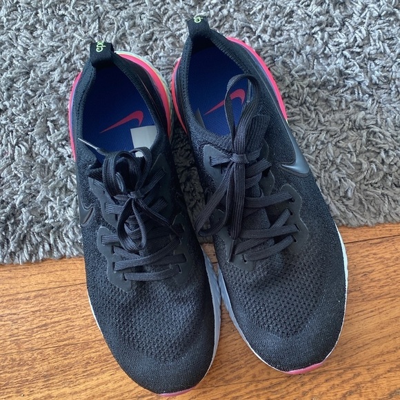 Nike Epic React Flyknit Running Multicolor Sneakers Men's Size 9.5 - Picture 3 of 14